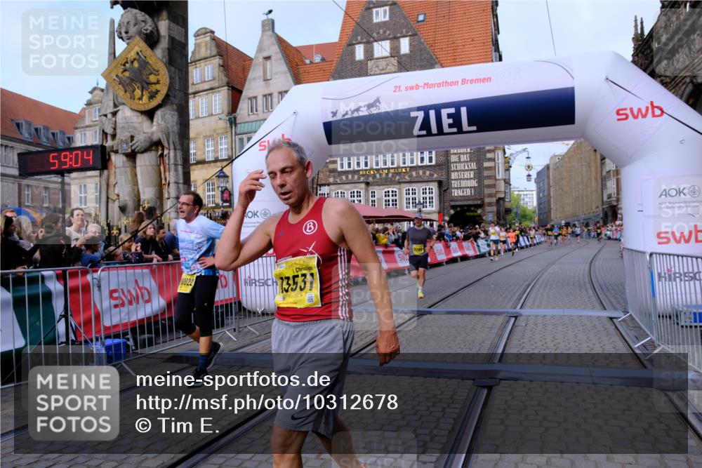 13.09.2026 - 21. swb-Marathon Bremen Tim E. http://msf.ph/oto/10312678 13.09.2026 10:54:21 Ziel 10579, 10708, 10822, 10947, 10996, 11010, 11206, 11290, 11329, 11361, 11765, 11998, 12075, 12244, 12356, 12435, 13531 meine-sportfotos.de
