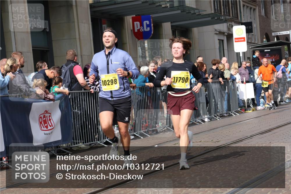 13.09.2026 - 21. swb-Marathon Bremen Strokosch-Dieckow http://msf.ph/oto/10312721 13.09.2026 10:55:53 Ziel 10184, 10211, 10246, 10298, 10322, 10365, 10443, 10670, 10690, 10699, 10949, 10957, 10960, 11219, 11280, 11317, 11570, 11693, 11782, 11790, 11972, 12061, 12452, 12476, 13565, 10203, 10243, 10297, 10374, 10379, 10423, 10529, 10550, 10690, 10703, 10788, 10809, 10881, 10952, 11377, 11510, 11557, 11748, 11862, 11972, 11975, 12030, 12108, 12125, 12143, 12150, 12188, 12484 meine-sportfotos.de