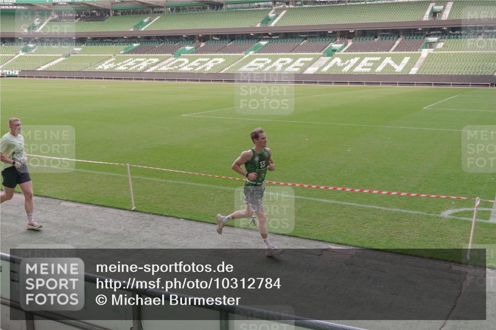 13.09.2026 - 21. swb-Marathon Bremen Michael Burmester http://msf.ph/oto/10312784 13.09.2026 12:48:54 Laufen im Stadion 382, 384, 524, 572, 779, 826, 889, 899, 1349, 1723, 1748, 1872, 1925, 2266, 2287, 2605, 2750, 2844, 2909, 2956, 3043, 3110, 3127, 3197, 3242, 3276, 3330, 3466, 3794, 3910, 3973, 4033, 4082, 4247, 4384, 4614, 4712, 4732, 4743, 4852, 4898, 4990, 4992, 5424, 5517, 5570, 5594, 5648, 5803, 6025, 6058, 6692, 6708, 6784, 6842, 6951, 7064, 7109, 7399, 7538, 7636, 7803, 7876, 8611, 8621, 8706, 8877, 8973, 8980, 8981, 9010, 9035, 9429, 13091 meine-sportfotos.de