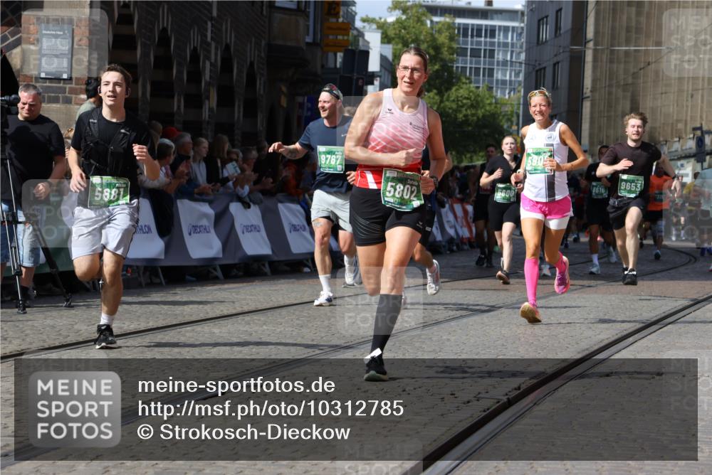 13.09.2026 - 21. swb-Marathon Bremen Strokosch-Dieckow http://msf.ph/oto/10312785 13.09.2026 13:30:47 Ziel 625, 881, 1067, 2265, 2900, 3163, 3164, 3425, 4058, 4206, 4332, 4415, 4425, 4748, 4763, 5506, 5551, 6134, 6347, 6988, 7253, 7567, 7645, 7821, 8090, 8105, 8116, 8117, 8169, 8314, 8494, 8762, 8878, 8966, 9011, 9015, 9108, 9412, 9695, 9825, 244, 1189, 1479, 2902, 3360, 4251, 5600, 5681, 5900, 6307, 7198, 7760, 7798, 8543, 8616, 9290, 9507, 9653, 9767, 9937, 9958, 9962, 9976, 13152, 13215 meine-sportfotos.de