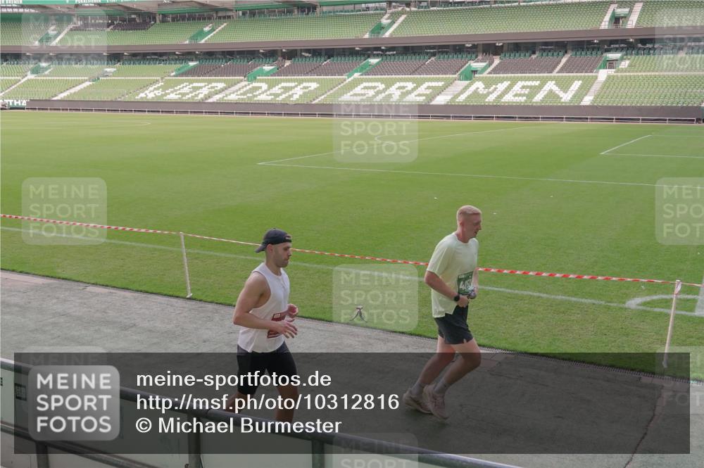 13.09.2026 - 21. swb-Marathon Bremen Michael Burmester http://msf.ph/oto/10312816 13.09.2026 12:48:56 Laufen im Stadion 382, 384, 524, 572, 779, 826, 889, 899, 1349, 1723, 1748, 1872, 1925, 2266, 2287, 2605, 2750, 2844, 2909, 2956, 3043, 3110, 3127, 3197, 3242, 3276, 3330, 3466, 3794, 3910, 3973, 4033, 4082, 4247, 4384, 4614, 4712, 4732, 4743, 4852, 4898, 4990, 5424, 5517, 5570, 5594, 5648, 5803, 6025, 6058, 6692, 6708, 6842, 6951, 7064, 7109, 7399, 7538, 7636, 7803, 7876, 8611, 8621, 8706, 8877, 8973, 8980, 8981, 9010, 9035, 9429, 13091 meine-sportfotos.de