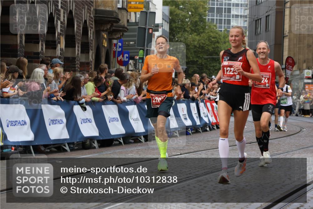 13.09.2026 - 21. swb-Marathon Bremen Strokosch-Dieckow http://msf.ph/oto/10312838 13.09.2026 13:04:57 Ziel 744, 1223, 1224, 1712, 1860, 2207, 2956, 5283, 8701, 8936, 9070, 13034, 1336, 1822, 2297, 3196, 4729, 7102 meine-sportfotos.de