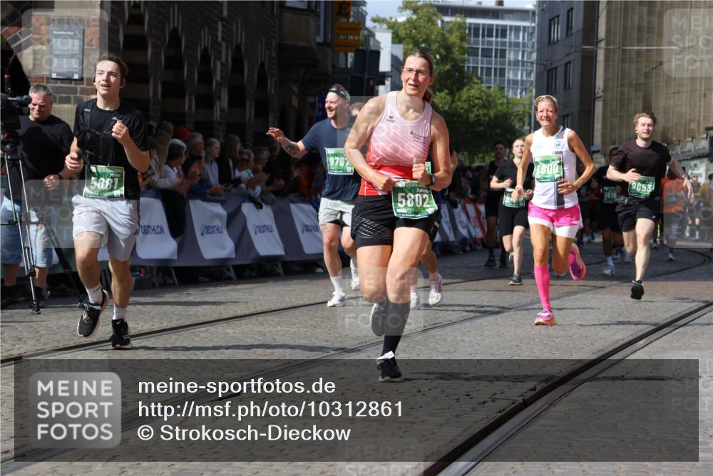 13.09.2026 - 21. swb-Marathon Bremen Strokosch-Dieckow http://msf.ph/oto/10312861 13.09.2026 13:30:47 Ziel 625, 881, 1067, 2265, 2900, 3163, 3164, 3425, 4058, 4206, 4332, 4415, 4425, 4748, 4763, 5506, 5551, 6134, 6347, 6988, 7253, 7567, 7645, 7821, 8090, 8105, 8116, 8117, 8169, 8314, 8494, 8762, 8878, 8966, 9011, 9015, 9108, 9412, 9695, 9825, 244, 1189, 1479, 2902, 3360, 4251, 5600, 5681, 5900, 6307, 7198, 7760, 7798, 8543, 8616, 9290, 9507, 9653, 9767, 9937, 9958, 9962, 9976, 13152, 13215 meine-sportfotos.de