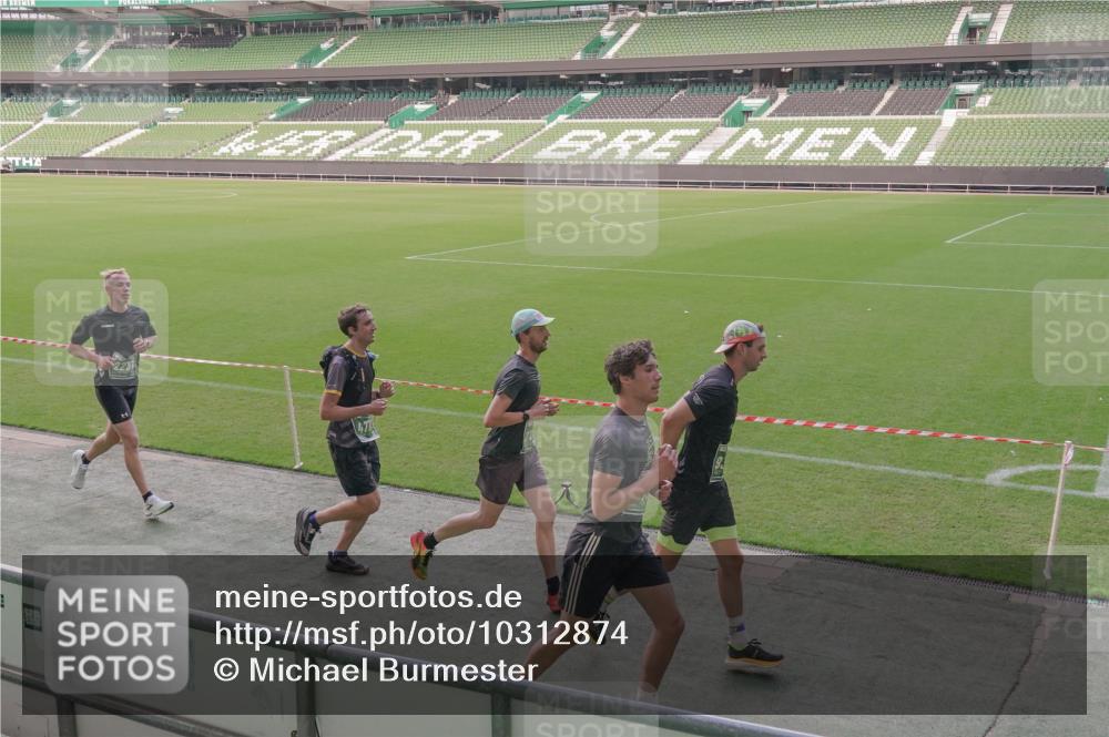 13.09.2026 - 21. swb-Marathon Bremen Michael Burmester http://msf.ph/oto/10312874 13.09.2026 12:49:01 Laufen im Stadion 382, 384, 524, 572, 779, 826, 889, 899, 1349, 1517, 1723, 1748, 1872, 1925, 2287, 2605, 2750, 2844, 2909, 2956, 3043, 3110, 3127, 3197, 3242, 3276, 3330, 3466, 3794, 3910, 3973, 4033, 4082, 4247, 4384, 4712, 4732, 4743, 4852, 4898, 4990, 5424, 5517, 5570, 5585, 5594, 5648, 5803, 6025, 6058, 6692, 6708, 6842, 6951, 7064, 7109, 7115, 7399, 7538, 7636, 7803, 7876, 8611, 8621, 8706, 8877, 8973, 8980, 8981, 9010, 9035, 9429, 13091 meine-sportfotos.de