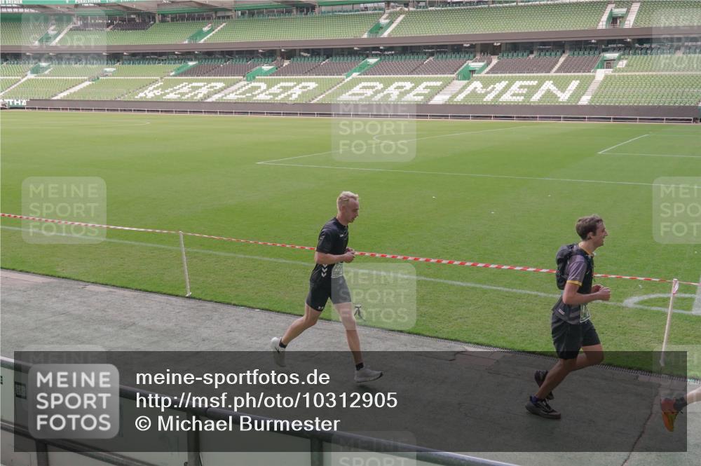 13.09.2026 - 21. swb-Marathon Bremen Michael Burmester http://msf.ph/oto/10312905 13.09.2026 12:49:02 Laufen im Stadion 382, 384, 524, 572, 779, 826, 889, 899, 1349, 1517, 1723, 1748, 1872, 1925, 2287, 2288, 2605, 2750, 2844, 2909, 2956, 3043, 3110, 3127, 3197, 3242, 3276, 3330, 3466, 3794, 3910, 3973, 4033, 4082, 4247, 4384, 4712, 4732, 4743, 4852, 4898, 4990, 5424, 5517, 5570, 5585, 5594, 5648, 5803, 6025, 6058, 6692, 6708, 6842, 6951, 7064, 7109, 7115, 7399, 7538, 7636, 7803, 7876, 8611, 8621, 8706, 8877, 8973, 8980, 8981, 9010, 9035, 9429, 13091 meine-sportfotos.de