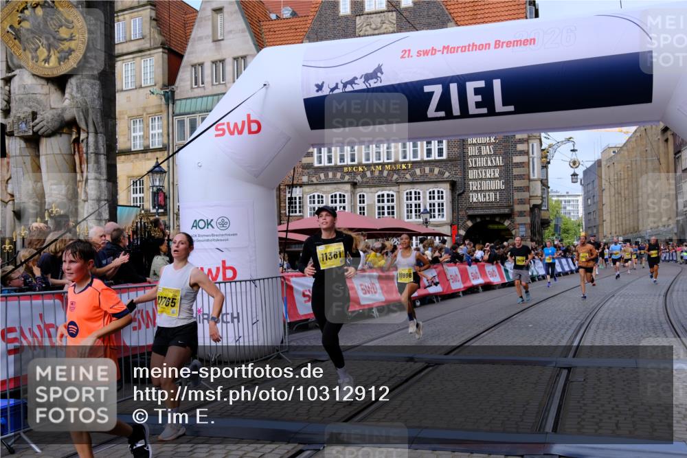 13.09.2026 - 21. swb-Marathon Bremen Tim E. http://msf.ph/oto/10312912 13.09.2026 10:54:28 Ziel 10359, 10577, 10749, 10822, 10947, 10996, 11010, 11099, 11118, 11290, 11329, 11361, 11476, 11765, 11843, 11989, 11998, 13531 meine-sportfotos.de