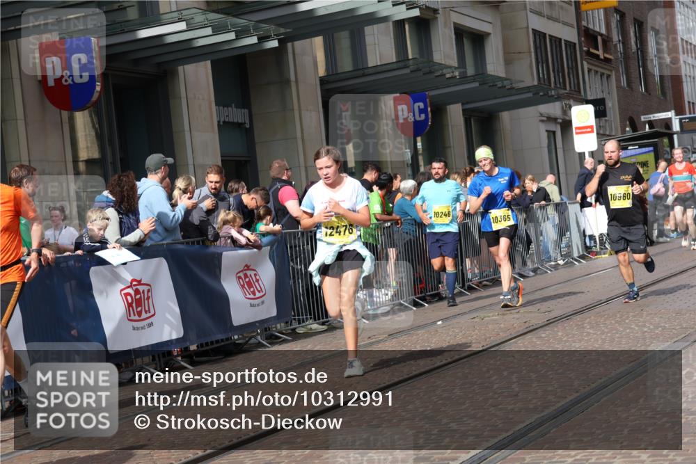 13.09.2026 - 21. swb-Marathon Bremen Strokosch-Dieckow http://msf.ph/oto/10312991 13.09.2026 10:56:01 Ziel 10184, 10211, 10246, 10322, 10356, 10365, 10443, 10670, 10675, 10699, 10844, 10949, 10957, 10960, 11219, 11256, 11280, 11317, 11570, 11693, 11782, 11795, 11844, 11855, 11871, 12452, 12476, 10243, 10298, 10374, 10423, 10550, 10690, 10703, 10809, 10952, 11510, 11790, 11972, 12061, 12108, 12125, 12143, 12188, 12484, 13565 meine-sportfotos.de