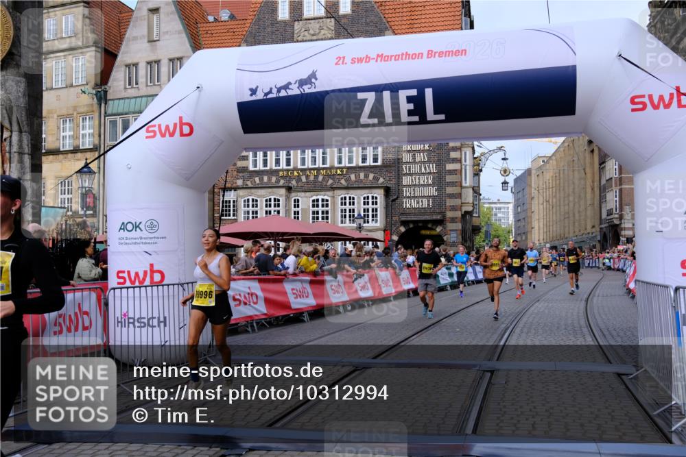 13.09.2026 - 21. swb-Marathon Bremen Tim E. http://msf.ph/oto/10312994 13.09.2026 10:54:29 Ziel 10359, 10577, 10749, 10822, 10996, 11010, 11099, 11118, 11290, 11329, 11361, 11476, 11765, 11843, 11989, 11998, 13531 meine-sportfotos.de