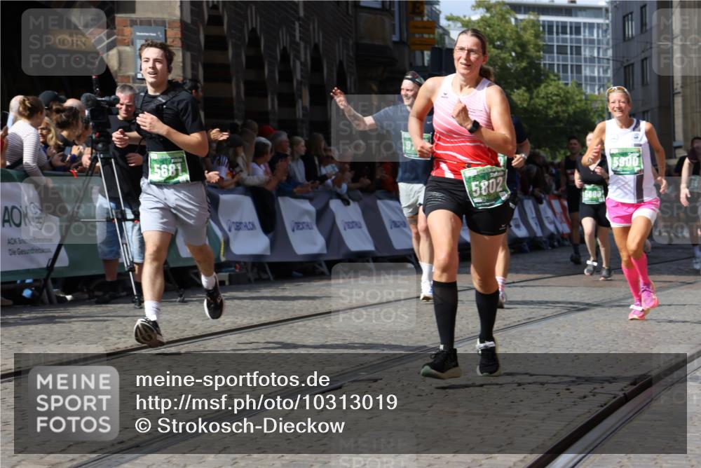 13.09.2026 - 21. swb-Marathon Bremen Strokosch-Dieckow http://msf.ph/oto/10313019 13.09.2026 13:30:47 Ziel 625, 881, 1067, 2265, 2900, 3163, 3164, 3425, 4058, 4206, 4332, 4415, 4425, 4748, 4763, 5506, 5551, 6134, 6347, 6988, 7253, 7567, 7645, 7821, 8090, 8105, 8116, 8117, 8169, 8314, 8494, 8762, 8878, 8966, 9011, 9015, 9108, 9412, 9695, 9825, 244, 1189, 1479, 2902, 3360, 4251, 5600, 5681, 5900, 6307, 7198, 7760, 7798, 8543, 8616, 9290, 9507, 9653, 9767, 9937, 9958, 9962, 9976, 13152, 13215 meine-sportfotos.de