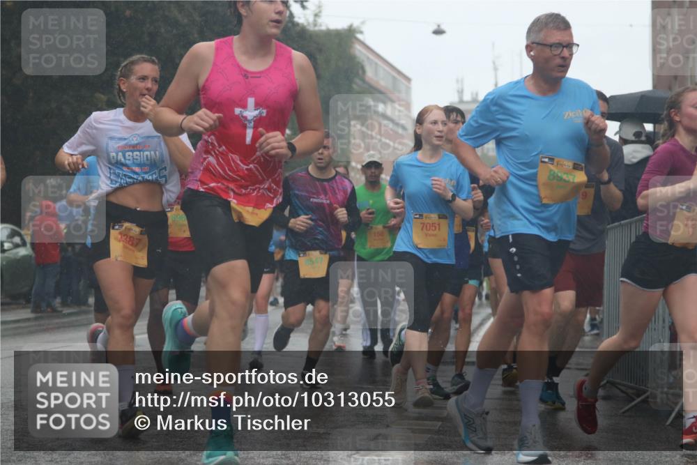 13.09.2026 - Kiel Lauf Markus Tischler http://msf.ph/oto/10313055 13.09.2026 10:40:02 Fleethörn 2387, 39, 7051, 38, 8937, 12 meine-sportfotos.de