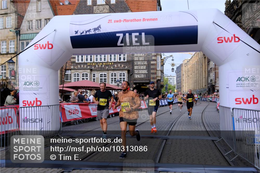 13.09.2026 - 21. swb-Marathon Bremen Tim E. http://msf.ph/oto/10313086 13.09.2026 10:54:32 Ziel 10359, 10503, 10577, 10749, 10837, 10884, 10996, 11099, 11118, 11290, 11329, 11361, 11476, 11765, 11843, 11989, 11998 meine-sportfotos.de