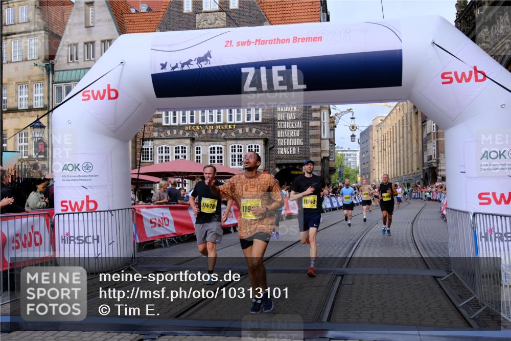 13.09.2026 - 21. swb-Marathon Bremen Tim E. http://msf.ph/oto/10313101 13.09.2026 10:54:32 Ziel 10359, 10503, 10577, 10749, 10837, 10884, 10996, 11099, 11118, 11290, 11329, 11361, 11476, 11765, 11843, 11989, 11998 meine-sportfotos.de