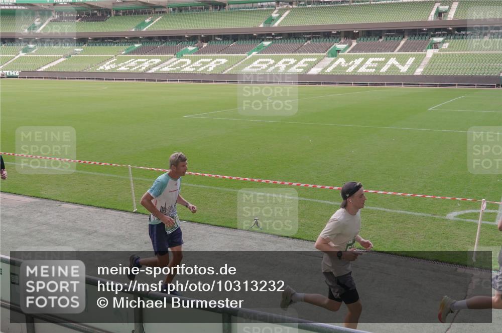 13.09.2026 - 21. swb-Marathon Bremen Michael Burmester http://msf.ph/oto/10313232 13.09.2026 12:49:30 Laufen im Stadion 382, 469, 524, 572, 663, 670, 779, 826, 889, 899, 1349, 1513, 1517, 1605, 1723, 1748, 1872, 1925, 2052, 2287, 2288, 2291, 2347, 2360, 2605, 2750, 2844, 2909, 3043, 3110, 3127, 3197, 3276, 3330, 3625, 3647, 3910, 3973, 4033, 4082, 4247, 4384, 4712, 4732, 4743, 4852, 4898, 4990, 5111, 5377, 5383, 5424, 5517, 5570, 5585, 5594, 5636, 5648, 6058, 6267, 6652, 6692, 6842, 6906, 6951, 7064, 7109, 7115, 7121, 7399, 7636, 7803, 7876, 8706, 8877, 8973, 8981, 9010, 9035, 9429, 13091 meine-sportfotos.de
