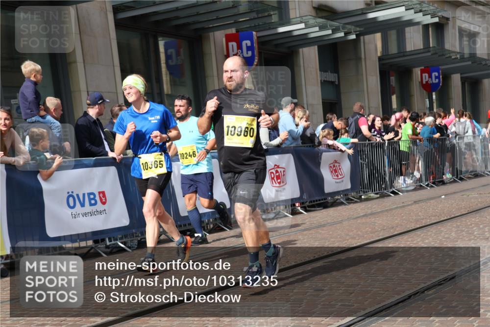 13.09.2026 - 21. swb-Marathon Bremen Strokosch-Dieckow http://msf.ph/oto/10313235 13.09.2026 10:56:05 Ziel 10184, 10211, 10240, 10246, 10322, 10356, 10443, 10670, 10675, 10699, 10844, 10960, 11069, 11256, 11280, 11317, 11407, 11570, 11693, 11782, 11795, 11844, 11855, 11871, 11911, 11996, 12452, 12543, 10298, 10365, 10374, 10690, 10703, 10949, 10952, 10957, 10960, 11219, 11790, 11972, 12061, 12108, 12143, 12476, 12484, 13565 meine-sportfotos.de