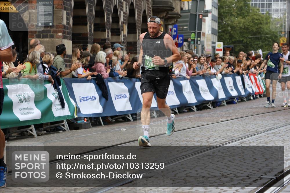 13.09.2026 - 21. swb-Marathon Bremen Strokosch-Dieckow http://msf.ph/oto/10313259 13.09.2026 13:05:08 Ziel 1712, 2646, 5283, 5674, 6708, 7538, 7814, 8054, 8701, 9070, 9306, 9495, 9689, 13187, 439, 1822, 3365, 4025, 7102, 9273 meine-sportfotos.de