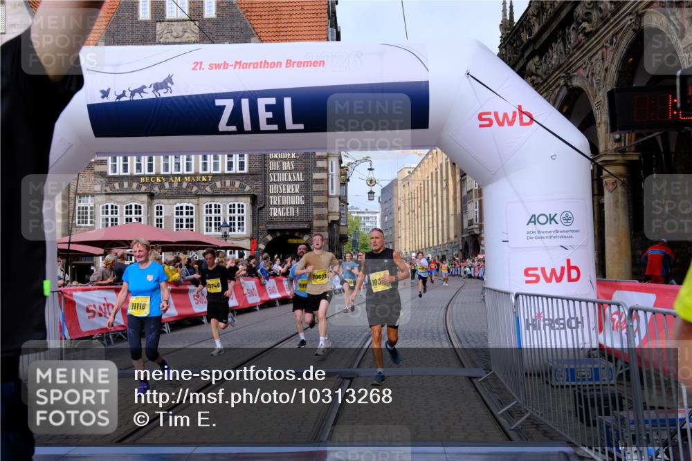 13.09.2026 - 21. swb-Marathon Bremen Tim E. http://msf.ph/oto/10313268 13.09.2026 10:54:35 Ziel 10359, 10503, 10577, 10631, 10749, 10837, 10884, 10996, 11099, 11118, 11329, 11361, 11476, 11765, 11843, 11989, 11998, 12328 meine-sportfotos.de