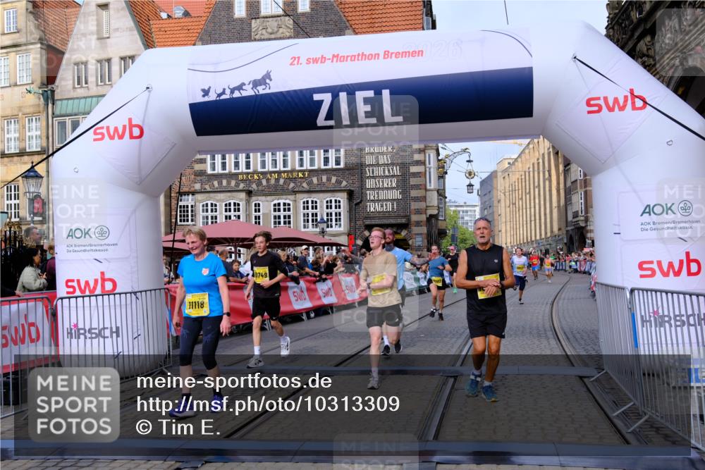 13.09.2026 - 21. swb-Marathon Bremen Tim E. http://msf.ph/oto/10313309 13.09.2026 10:54:36 Ziel 10359, 10503, 10577, 10631, 10749, 10837, 10884, 10996, 11099, 11118, 11329, 11361, 11476, 11765, 11843, 11989, 11998, 12265, 12328 meine-sportfotos.de