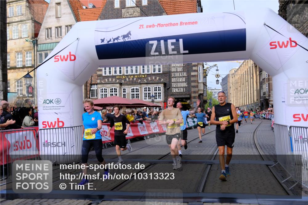 13.09.2026 - 21. swb-Marathon Bremen Tim E. http://msf.ph/oto/10313323 13.09.2026 10:54:36 Ziel 10359, 10503, 10577, 10631, 10749, 10837, 10884, 10996, 11099, 11118, 11329, 11361, 11476, 11765, 11843, 11989, 11998, 12265, 12328 meine-sportfotos.de