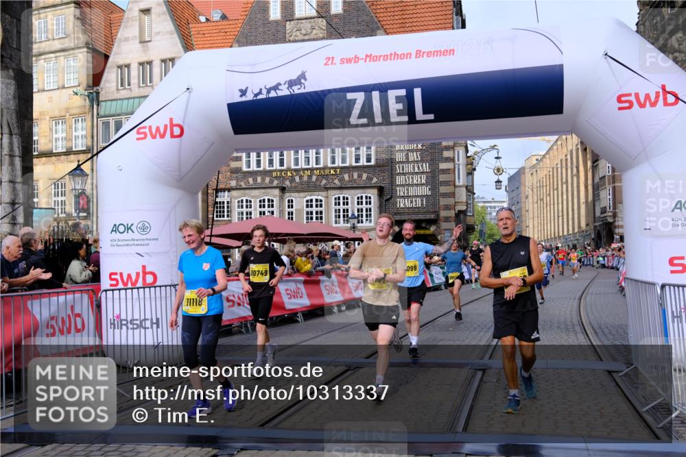 13.09.2026 - 21. swb-Marathon Bremen Tim E. http://msf.ph/oto/10313337 13.09.2026 10:54:36 Ziel 10359, 10503, 10577, 10631, 10749, 10837, 10884, 10996, 11099, 11118, 11329, 11361, 11476, 11765, 11843, 11989, 11998, 12265, 12328 meine-sportfotos.de