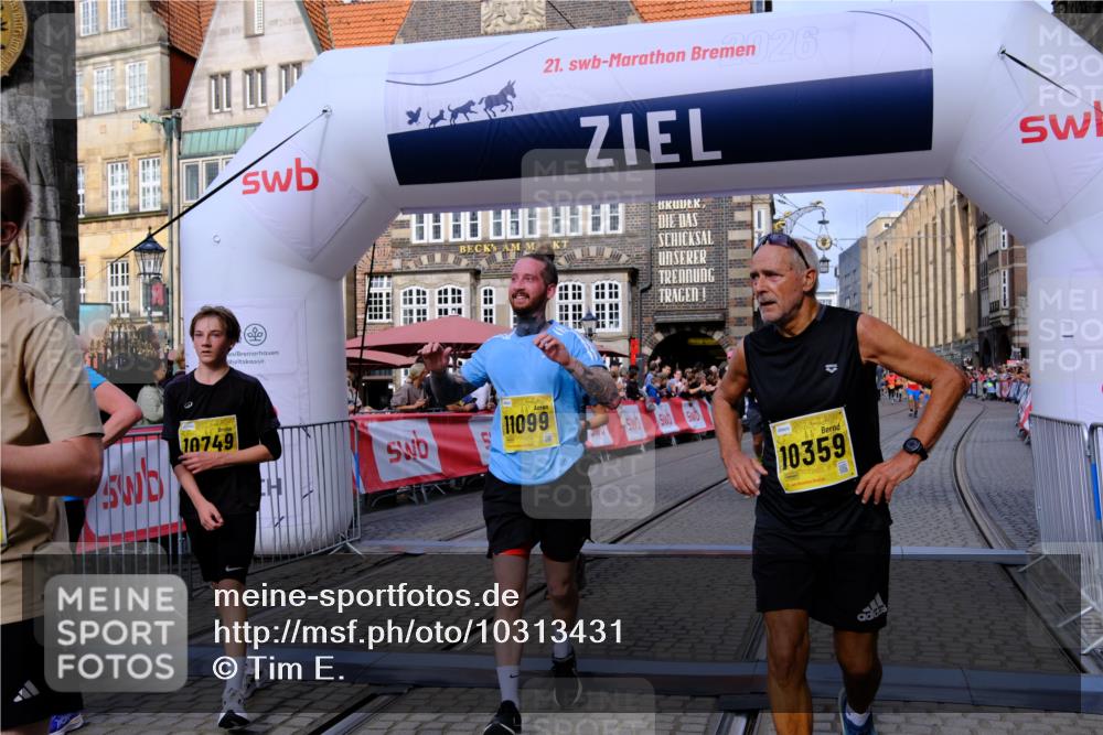13.09.2026 - 21. swb-Marathon Bremen Tim E. http://msf.ph/oto/10313431 13.09.2026 10:54:38 Ziel 10067, 10146, 10359, 10503, 10577, 10631, 10749, 10765, 10837, 10884, 10996, 11099, 11118, 11329, 11361, 11476, 11593, 11765, 11843, 11989, 11998, 12265, 12328, 12467 meine-sportfotos.de