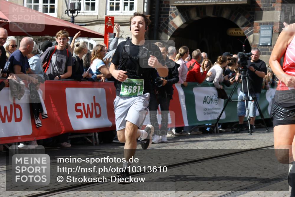 13.09.2026 - 21. swb-Marathon Bremen Strokosch-Dieckow http://msf.ph/oto/10313610 13.09.2026 13:30:48 Ziel 625, 1067, 2265, 2900, 3163, 3164, 3425, 4058, 4206, 4332, 4342, 4415, 4425, 4748, 4757, 5506, 5551, 6134, 6347, 6988, 7253, 7567, 7645, 7821, 8090, 8105, 8116, 8117, 8169, 8314, 8494, 8762, 8878, 8966, 9011, 9015, 9108, 9412, 9695, 9825, 244, 1189, 1479, 2902, 3360, 4251, 5600, 5900, 6307, 7198, 7760, 7798, 8543, 8616, 9290, 9507, 9767, 9937, 9958, 9962, 9976, 13152, 13215 meine-sportfotos.de