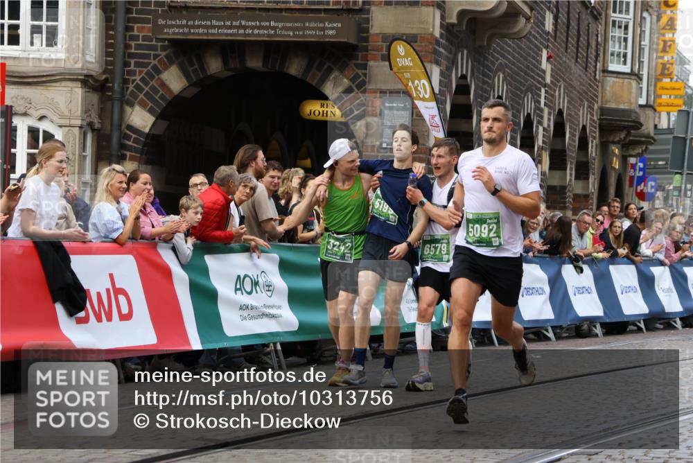13.09.2026 - 21. swb-Marathon Bremen Strokosch-Dieckow http://msf.ph/oto/10313756 13.09.2026 13:05:24 Ziel 1336, 1822, 2297, 3196, 4729, 6708, 7102, 9495, 1301, 1562, 3242, 3271, 5199, 5725, 6579, 7141 meine-sportfotos.de