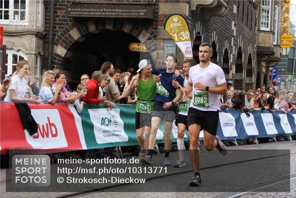 13.09.2026 - 21. swb-Marathon Bremen Strokosch-Dieckow http://msf.ph/oto/10313771 13.09.2026 13:05:24 Ziel 1336, 1822, 2297, 3196, 4729, 6708, 7102, 9495, 1301, 1562, 3242, 3271, 5199, 5725, 6579, 7141 meine-sportfotos.de