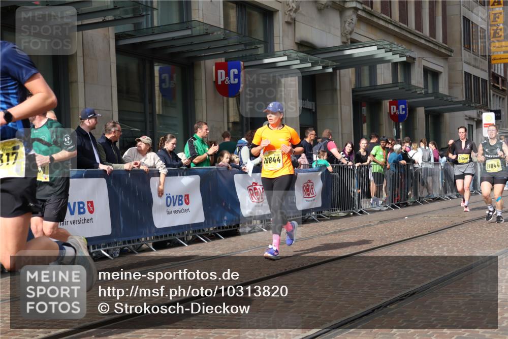 13.09.2026 - 21. swb-Marathon Bremen Strokosch-Dieckow http://msf.ph/oto/10313820 13.09.2026 10:56:21 Ziel 10240, 10356, 10372, 10486, 10540, 10675, 10721, 10771, 10824, 10888, 10936, 11064, 11069, 11256, 11349, 11407, 11474, 11601, 11844, 11855, 11871, 11872, 11911, 11996, 12284, 12434, 12543, 10184, 10211, 10246, 10298, 10322, 10365, 10443, 10670, 10699, 10844, 10949, 10957, 10960, 11219, 11256, 11280, 11317, 11570, 11693, 11782, 11790, 11795, 12452, 12476, 13565 meine-sportfotos.de