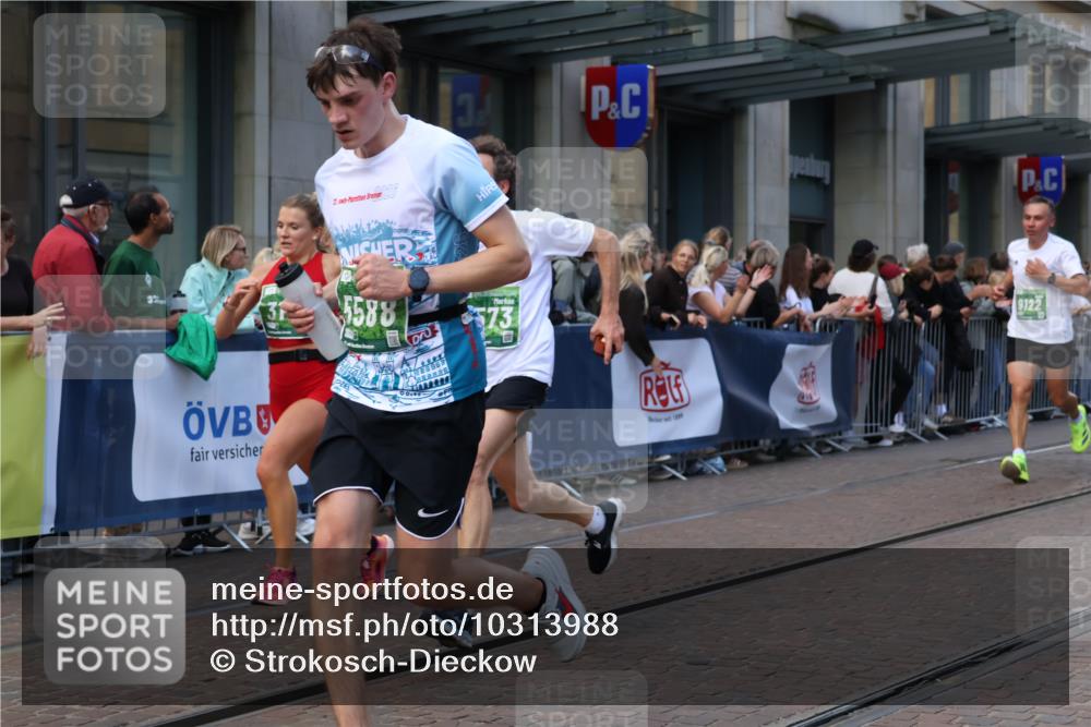 13.09.2026 - 21. swb-Marathon Bremen Strokosch-Dieckow http://msf.ph/oto/10313988 13.09.2026 13:15:34 Ziel 145, 982, 1033, 1955, 2623, 2733, 3119, 3149, 3422, 3536, 3689, 3836, 3991, 4573, 4823, 5430, 5474, 5533, 5588, 5913, 6481, 6515, 7307, 7413, 9122, 9278, 9475, 13149, 13249, 1445, 3346, 3743, 4111, 4212, 4646, 4653, 4663, 6011, 6162, 6526, 7203, 7291, 7346, 7717, 7730, 7992, 8086, 8254, 8255, 9029, 9391, 9475, 9777, 13137 meine-sportfotos.de