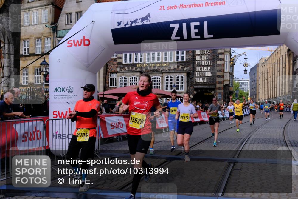 13.09.2026 - 21. swb-Marathon Bremen Tim E. http://msf.ph/oto/10313994 13.09.2026 10:54:57 Ziel 10067, 10146, 10410, 10589, 10608, 10704, 10765, 11039, 11040, 11174, 11389, 11569, 11593, 11874, 12038, 12467, 12519, 12800, 13526 meine-sportfotos.de