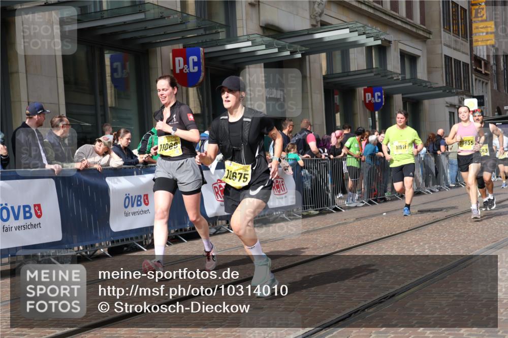 13.09.2026 - 21. swb-Marathon Bremen Strokosch-Dieckow http://msf.ph/oto/10314010 13.09.2026 10:56:25 Ziel 10240, 10356, 10372, 10486, 10540, 10610, 10721, 10771, 10824, 10888, 10936, 11064, 11069, 11349, 11407, 11474, 11601, 11871, 11872, 11911, 11996, 12284, 12434, 12543, 10184, 10211, 10246, 10322, 10365, 10443, 10670, 10675, 10699, 10844, 10949, 10957, 10960, 11219, 11256, 11280, 11317, 11570, 11693, 11782, 11795, 11844, 11855, 11871, 12452, 12476 meine-sportfotos.de