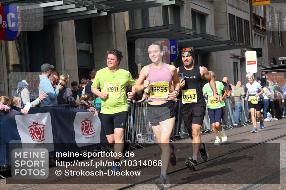 13.09.2026 - 21. swb-Marathon Bremen Strokosch-Dieckow http://msf.ph/oto/10314068 13.09.2026 10:56:26 Ziel 10240, 10356, 10372, 10486, 10540, 10610, 10721, 10771, 10824, 10888, 10936, 11064, 11069, 11079, 11349, 11407, 11474, 11601, 11872, 11911, 11996, 12284, 12434, 12543, 10184, 10211, 10246, 10322, 10356, 10365, 10443, 10670, 10675, 10699, 10844, 10949, 10957, 10960, 11219, 11256, 11280, 11317, 11570, 11693, 11782, 11795, 11844, 11855, 11871, 12452, 12476 meine-sportfotos.de