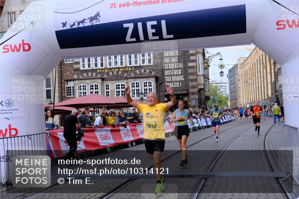 13.09.2026 - 21. swb-Marathon Bremen Tim E. http://msf.ph/oto/10314121 13.09.2026 10:55:00 Ziel 10589, 10608, 10704, 11040, 11174, 11389, 11569, 11874, 12038, 12519, 12800, 13526 meine-sportfotos.de