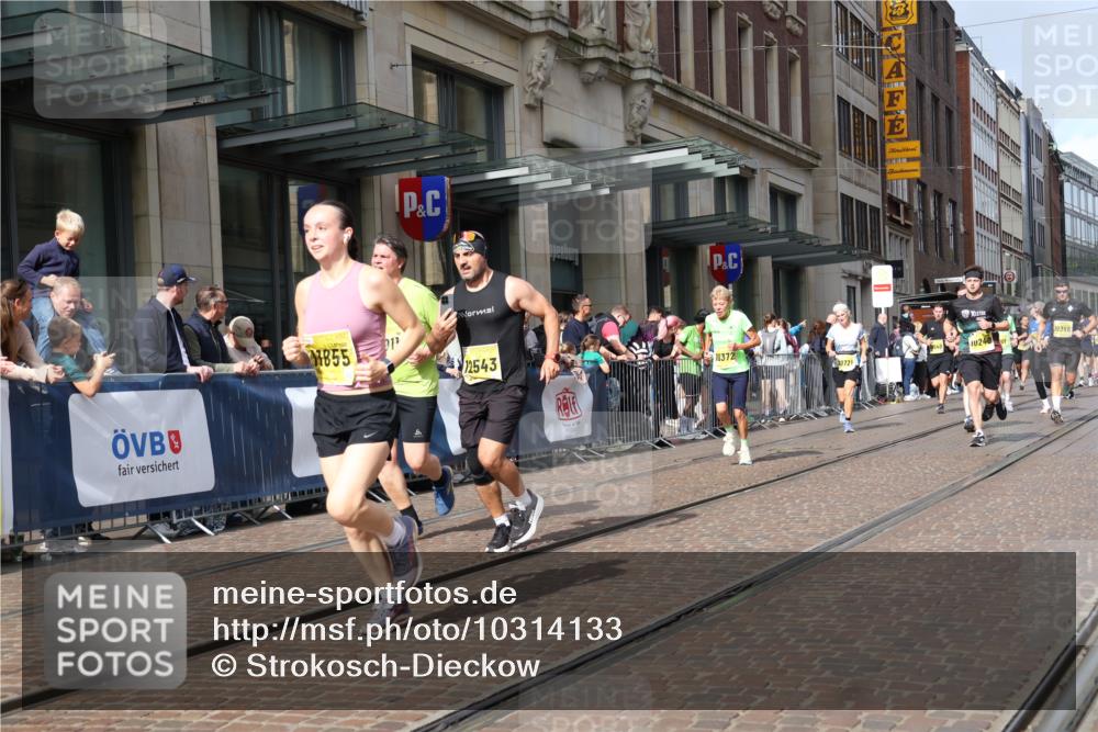 13.09.2026 - 21. swb-Marathon Bremen Strokosch-Dieckow http://msf.ph/oto/10314133 13.09.2026 10:56:27 Ziel 10240, 10372, 10486, 10540, 10610, 10721, 10771, 10824, 10888, 10936, 11000, 11064, 11069, 11079, 11349, 11407, 11474, 11601, 11872, 11911, 11996, 12284, 12434, 12543, 10184, 10211, 10246, 10322, 10356, 10365, 10443, 10670, 10675, 10699, 10844, 10949, 10957, 10960, 11219, 11256, 11280, 11317, 11570, 11693, 11782, 11795, 11844, 11855, 11871, 12452, 12476 meine-sportfotos.de