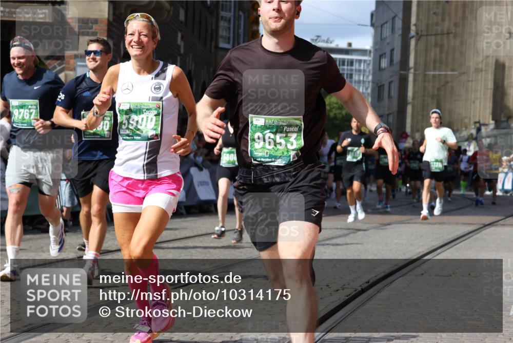 13.09.2026 - 21. swb-Marathon Bremen Strokosch-Dieckow http://msf.ph/oto/10314175 13.09.2026 13:30:50 Ziel 625, 1067, 2265, 2452, 2723, 2900, 3163, 3164, 3425, 4058, 4206, 4332, 4342, 4415, 4425, 4748, 4757, 5506, 5551, 6134, 6347, 6523, 6988, 7253, 7567, 7645, 7821, 8090, 8105, 8116, 8117, 8169, 8314, 8494, 8762, 8878, 8966, 9011, 9108, 9412, 9695, 9825, 244, 1189, 1479, 2802, 2902, 3360, 3800, 4251, 5600, 6307, 6419, 7198, 7359, 7637, 7760, 7798, 7882, 8382, 8543, 8616, 9290, 9507, 9767, 9937, 9958, 9962, 9976, 13152, 13215 meine-sportfotos.de