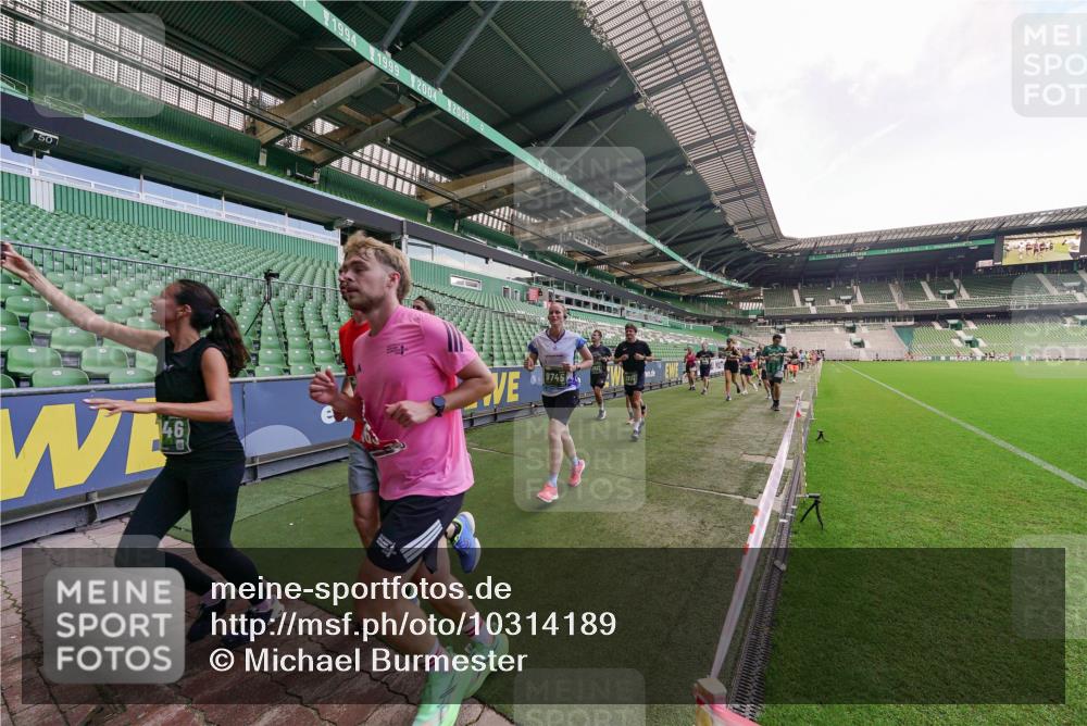 13.09.2026 - 21. swb-Marathon Bremen Michael Burmester http://msf.ph/oto/10314189 13.09.2026 13:09:31 Laufen im Stadion 164, 383, 391, 448, 532, 549, 551, 563, 625, 813, 869, 884, 898, 1025, 1072, 1124, 1150, 1180, 1285, 1289, 1398, 1559, 1688, 1855, 1867, 1880, 1899, 2041, 2208, 2229, 2232, 2243, 2268, 2380, 2413, 2429, 2441, 2467, 2471, 2525, 2530, 2553, 2573, 2594, 2635, 2692, 2714, 2717, 2727, 2782, 2785, 2823, 2841, 2897, 2920, 2930, 2931, 2941, 3032, 3063, 3086, 3291, 3316, 3327, 3333, 3398, 3437, 3707, 3769, 3857, 109 meine-sportfotos.de
