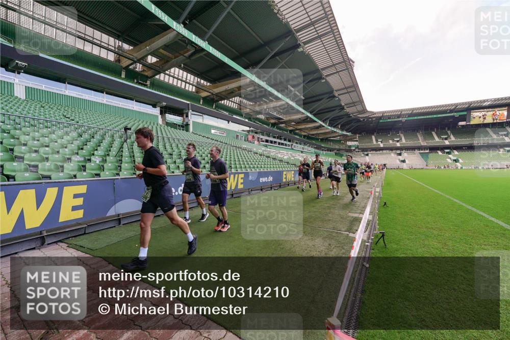 13.09.2026 - 21. swb-Marathon Bremen Michael Burmester http://msf.ph/oto/10314210 13.09.2026 13:09:33 Laufen im Stadion 164, 383, 391, 448, 532, 549, 551, 563, 625, 813, 869, 884, 898, 1025, 1072, 1124, 1150, 1180, 1285, 1289, 1398, 1559, 1688, 1855, 1867, 1880, 1899, 2041, 2208, 2229, 2232, 2243, 2268, 2380, 2413, 2429, 2441, 2467, 2471, 2525, 2530, 2553, 2573, 2594, 2635, 2692, 2714, 2717, 2727, 2785, 2823, 2841, 2897, 2920, 2930, 2931, 2941, 3032, 3063, 3086, 3291, 3316, 3327, 3333, 3398, 3437, 3707, 3769, 3857, 109 meine-sportfotos.de
