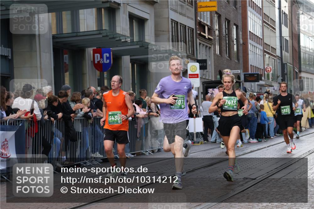 13.09.2026 - 21. swb-Marathon Bremen Strokosch-Dieckow http://msf.ph/oto/10314212 13.09.2026 13:15:40 Ziel 145, 663, 982, 1955, 2623, 2733, 3119, 3134, 3149, 3422, 3689, 3836, 3991, 4128, 4823, 5430, 5474, 5588, 5913, 6106, 6481, 6744, 7307, 7413, 8487, 9122, 9278, 13149, 13158, 13249, 1033, 1445, 3346, 3536, 3836, 3991, 4212, 4573, 4646, 4653, 4663, 5533, 5588, 6011, 6162, 6515, 6526, 7203, 7291, 7346, 7992, 8086, 8254, 8255, 9029, 9391, 9475, 9777, 13249 meine-sportfotos.de