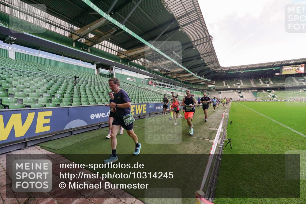 13.09.2026 - 21. swb-Marathon Bremen Michael Burmester http://msf.ph/oto/10314245 13.09.2026 13:09:38 Laufen im Stadion 164, 383, 391, 448, 532, 549, 563, 625, 813, 869, 884, 898, 1025, 1072, 1124, 1150, 1180, 1289, 1398, 1559, 1855, 1867, 1880, 1899, 2041, 2202, 2208, 2229, 2232, 2243, 2268, 2339, 2380, 2413, 2429, 2441, 2467, 2471, 2525, 2530, 2553, 2573, 2594, 2635, 2682, 2692, 2714, 2717, 2727, 2785, 2823, 2841, 2897, 2920, 2930, 2931, 2941, 3032, 3063, 3086, 3089, 3122, 3291, 3316, 3327, 3333, 3398, 3437, 3707, 3769, 3857, 109 meine-sportfotos.de