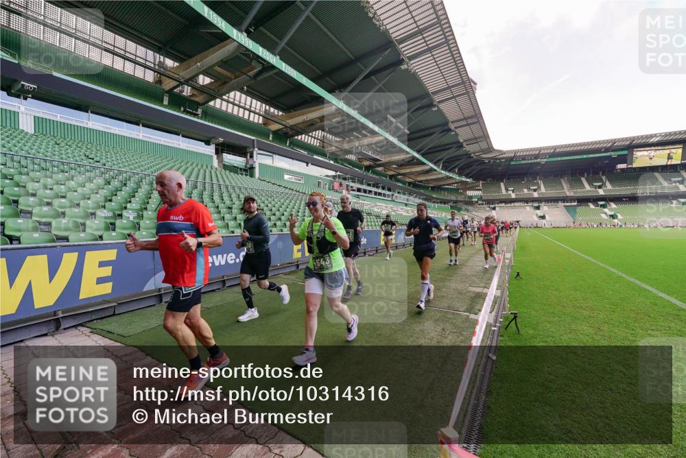 13.09.2026 - 21. swb-Marathon Bremen Michael Burmester http://msf.ph/oto/10314316 13.09.2026 13:09:48 Laufen im Stadion 164, 383, 391, 448, 532, 549, 563, 625, 813, 869, 898, 1025, 1072, 1124, 1150, 1180, 1289, 1398, 1559, 1855, 1867, 1880, 1894, 1899, 2041, 2202, 2208, 2232, 2243, 2268, 2284, 2339, 2342, 2380, 2413, 2429, 2441, 2467, 2471, 2525, 2530, 2553, 2573, 2594, 2654, 2682, 2692, 2714, 2717, 2785, 2819, 2823, 2841, 2897, 2920, 2930, 2931, 2932, 2941, 3032, 3063, 3086, 3089, 3122, 3291, 3316, 3327, 3333, 3370, 3398, 3410, 3437, 3707, 3769, 3857, 109 meine-sportfotos.de