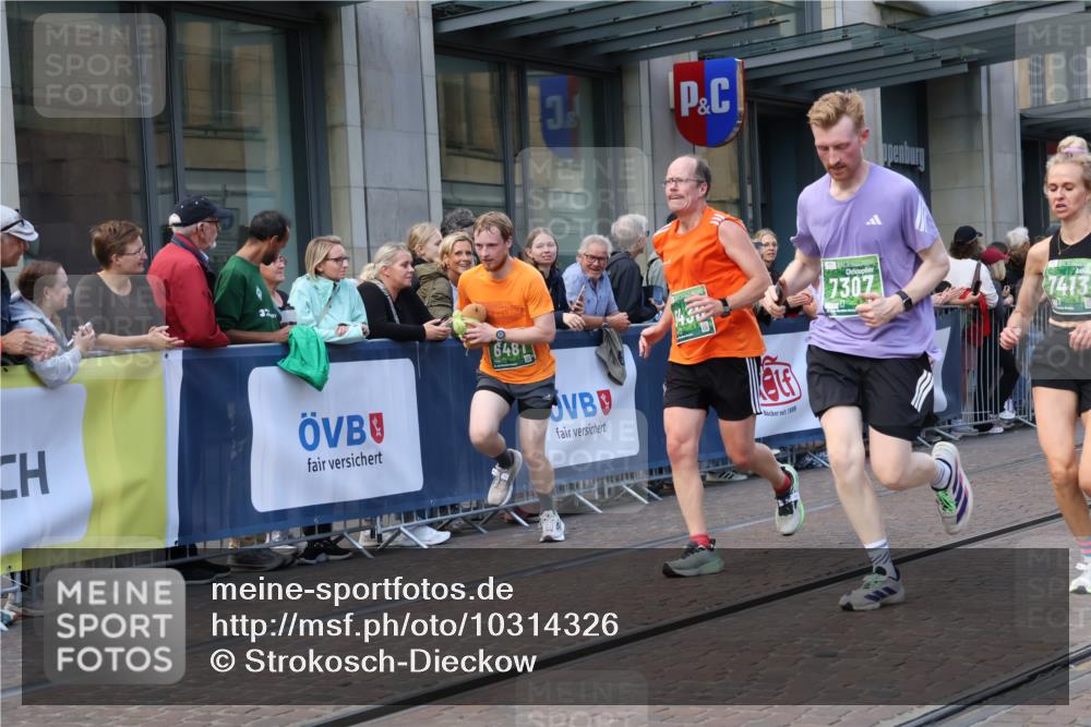 13.09.2026 - 21. swb-Marathon Bremen Strokosch-Dieckow http://msf.ph/oto/10314326 13.09.2026 13:15:42 Ziel 145, 481, 663, 982, 1955, 2623, 2733, 3119, 3134, 3149, 3422, 3689, 4128, 4823, 5430, 5474, 5913, 6106, 6481, 6744, 7307, 7413, 8487, 9122, 9278, 13008, 13149, 13158, 1033, 1445, 2733, 3119, 3346, 3536, 3836, 3991, 4212, 4573, 4646, 4653, 4663, 5533, 5588, 6162, 6515, 6526, 7203, 7291, 7346, 7992, 8086, 8254, 8255, 9029, 9391, 9475, 9777, 13249 meine-sportfotos.de