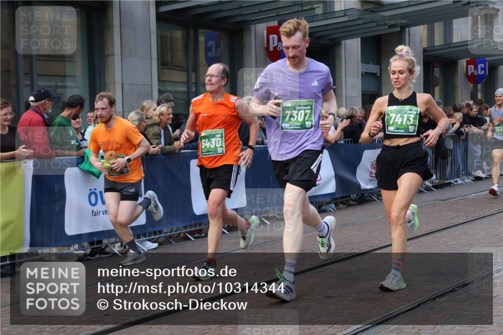 13.09.2026 - 21. swb-Marathon Bremen Strokosch-Dieckow http://msf.ph/oto/10314344 13.09.2026 13:15:42 Ziel 145, 481, 663, 982, 1955, 2623, 2733, 3119, 3134, 3149, 3422, 3689, 4128, 4823, 5430, 5474, 5913, 6106, 6481, 6744, 7307, 7413, 8487, 9122, 9278, 13008, 13149, 13158, 1033, 1445, 2733, 3119, 3346, 3536, 3836, 3991, 4212, 4573, 4646, 4653, 4663, 5533, 5588, 6162, 6515, 6526, 7203, 7291, 7346, 7992, 8086, 8254, 8255, 9029, 9391, 9475, 9777, 13249 meine-sportfotos.de