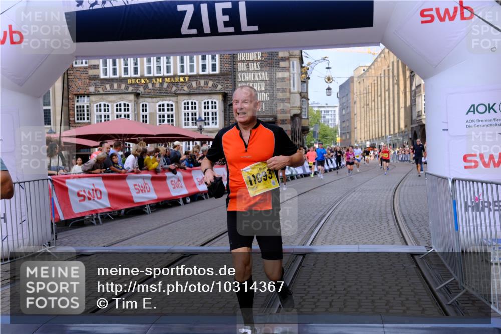 13.09.2026 - 21. swb-Marathon Bremen Tim E. http://msf.ph/oto/10314367 13.09.2026 10:55:06 Ziel 10589, 10608, 10646, 10704, 10901, 11040, 11174, 11569, 11874, 11889, 12313, 12519, 12800, 13526, 13592 meine-sportfotos.de