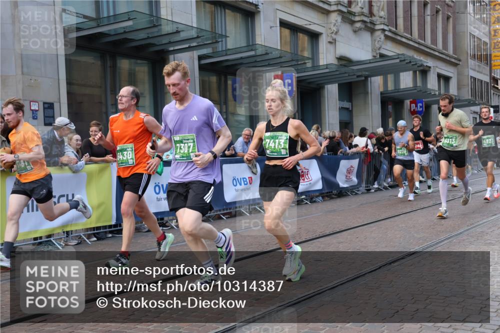 13.09.2026 - 21. swb-Marathon Bremen Strokosch-Dieckow http://msf.ph/oto/10314387 13.09.2026 13:15:43 Ziel 145, 481, 663, 982, 1955, 2623, 3134, 3149, 3422, 3689, 4128, 4823, 5430, 5474, 5913, 6106, 6481, 6744, 7307, 7413, 8398, 8487, 9122, 9278, 13008, 13149, 13158, 1033, 1445, 2733, 3119, 3346, 3422, 3536, 3689, 3836, 3991, 4212, 4573, 4646, 4653, 4663, 5533, 5588, 6162, 6515, 6526, 7203, 7291, 7346, 7992, 9029, 9391, 9475, 9777, 13249 meine-sportfotos.de