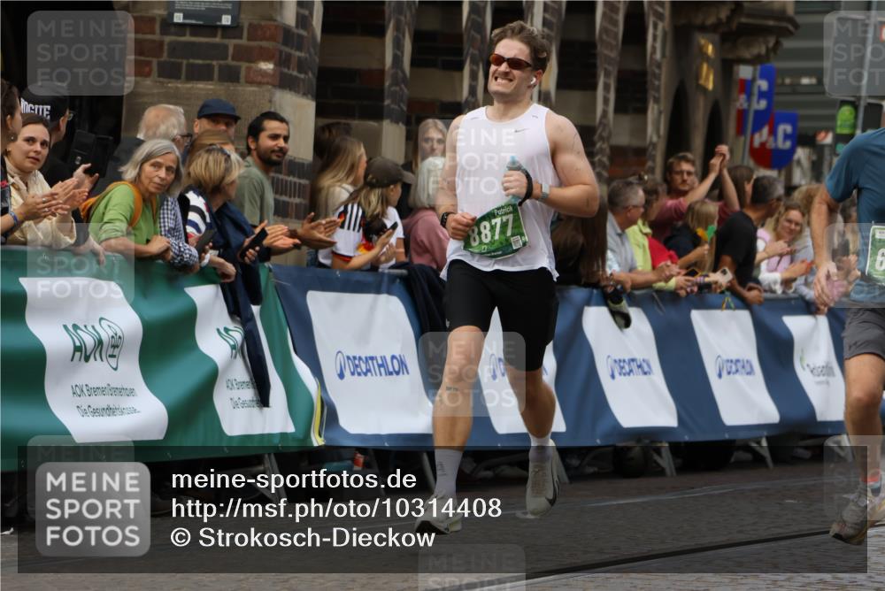 13.09.2026 - 21. swb-Marathon Bremen Strokosch-Dieckow http://msf.ph/oto/10314408 13.09.2026 13:05:52 Ziel 439, 1301, 1562, 3242, 3271, 3365, 5092, 5199, 5725, 6579, 7141, 681, 3297, 4614, 4712, 5803, 6058, 6686, 7399, 8334, 8877, 8983, 9429, 9918 meine-sportfotos.de