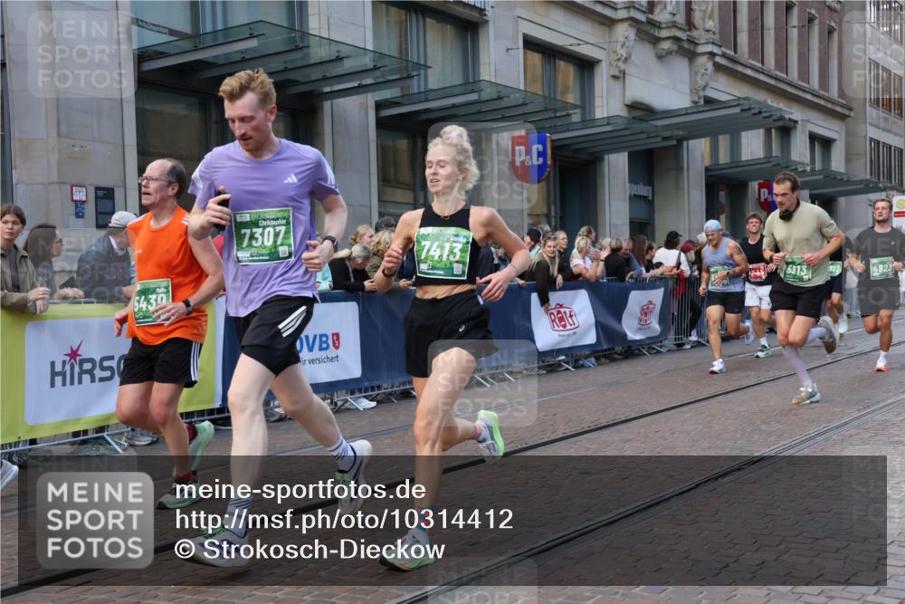13.09.2026 - 21. swb-Marathon Bremen Strokosch-Dieckow http://msf.ph/oto/10314412 13.09.2026 13:15:43 Ziel 145, 481, 663, 982, 1955, 2623, 3134, 3149, 3422, 3689, 4128, 4823, 5430, 5474, 5913, 6106, 6481, 6744, 7307, 7413, 8398, 8487, 9122, 9278, 13008, 13149, 13158, 1033, 1445, 2733, 3119, 3346, 3422, 3536, 3689, 3836, 3991, 4212, 4573, 4646, 4653, 4663, 5533, 5588, 6162, 6515, 6526, 7203, 7291, 7346, 7992, 9029, 9391, 9475, 9777, 13249 meine-sportfotos.de