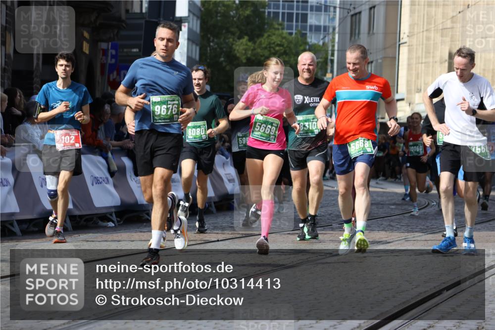 13.09.2026 - 21. swb-Marathon Bremen Strokosch-Dieckow http://msf.ph/oto/10314413 13.09.2026 13:24:24 Ziel 102, 342, 776, 909, 1199, 2210, 2370, 2517, 2967, 3044, 3372, 5012, 5104, 5146, 5208, 5257, 5397, 5481, 5623, 5928, 6105, 6772, 7059, 7094, 7105, 7357, 7761, 8051, 8052, 8082, 8179, 9087, 9916, 10059, 13007, 13219, 789, 790, 1582, 3375, 3524, 3994, 5572, 5668, 5669, 5953, 6080, 7568, 8310, 8636, 8784, 8881, 9264, 9676, 10069, 10071, 10097 meine-sportfotos.de