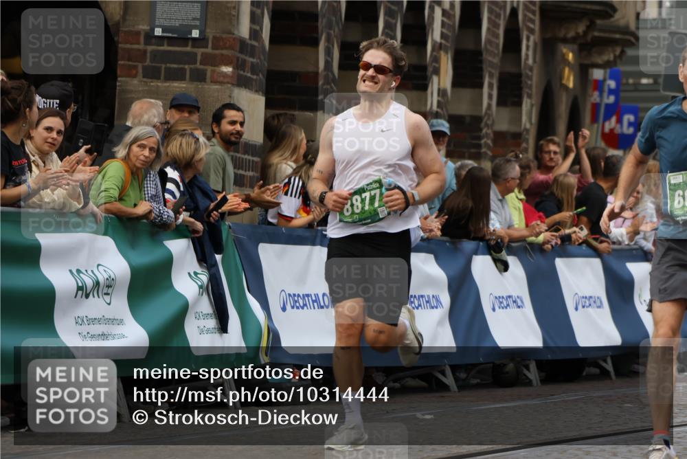 13.09.2026 - 21. swb-Marathon Bremen Strokosch-Dieckow http://msf.ph/oto/10314444 13.09.2026 13:05:52 Ziel 439, 1301, 1562, 3242, 3271, 3365, 5092, 5199, 5725, 6579, 7141, 681, 3297, 4614, 4712, 5803, 6058, 6686, 7399, 8334, 8877, 8983, 9429, 9918 meine-sportfotos.de