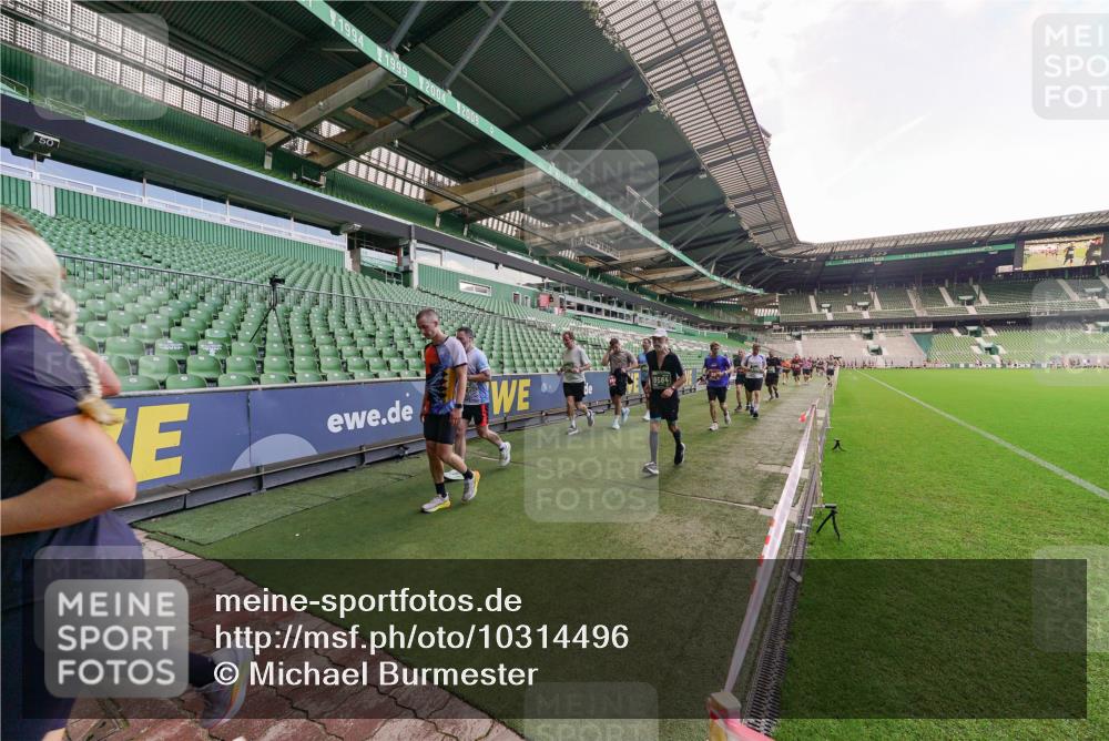 13.09.2026 - 21. swb-Marathon Bremen Michael Burmester http://msf.ph/oto/10314496 13.09.2026 13:10:05 Laufen im Stadion 164, 373, 383, 391, 448, 532, 549, 563, 581, 625, 813, 869, 898, 1025, 1072, 1150, 1180, 1398, 1738, 1855, 1867, 1880, 1894, 1967, 2202, 2208, 2232, 2243, 2268, 2284, 2333, 2339, 2342, 2413, 2429, 2432, 2441, 2471, 2525, 2530, 2553, 2573, 2594, 2654, 2682, 2692, 2714, 2717, 2784, 2785, 2819, 2823, 2920, 2931, 2932, 2941, 3026, 3032, 3063, 3086, 3089, 3122, 3174, 3207, 3208, 3291, 3316, 3327, 3333, 3370, 3398, 3410, 3437, 3470, 3707, 3769, 3857, 109 meine-sportfotos.de