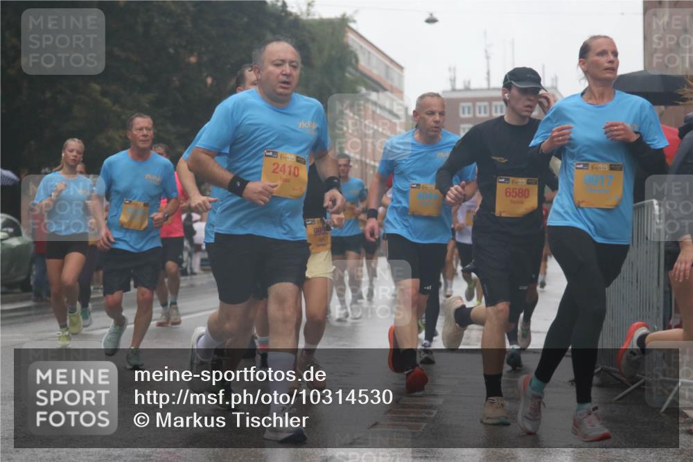 13.09.2026 - Kiel Lauf Markus Tischler http://msf.ph/oto/10314530 13.09.2026 10:42:56 Fleethörn 2410, 995, 39, 6580, 38, 9917, 4044 meine-sportfotos.de